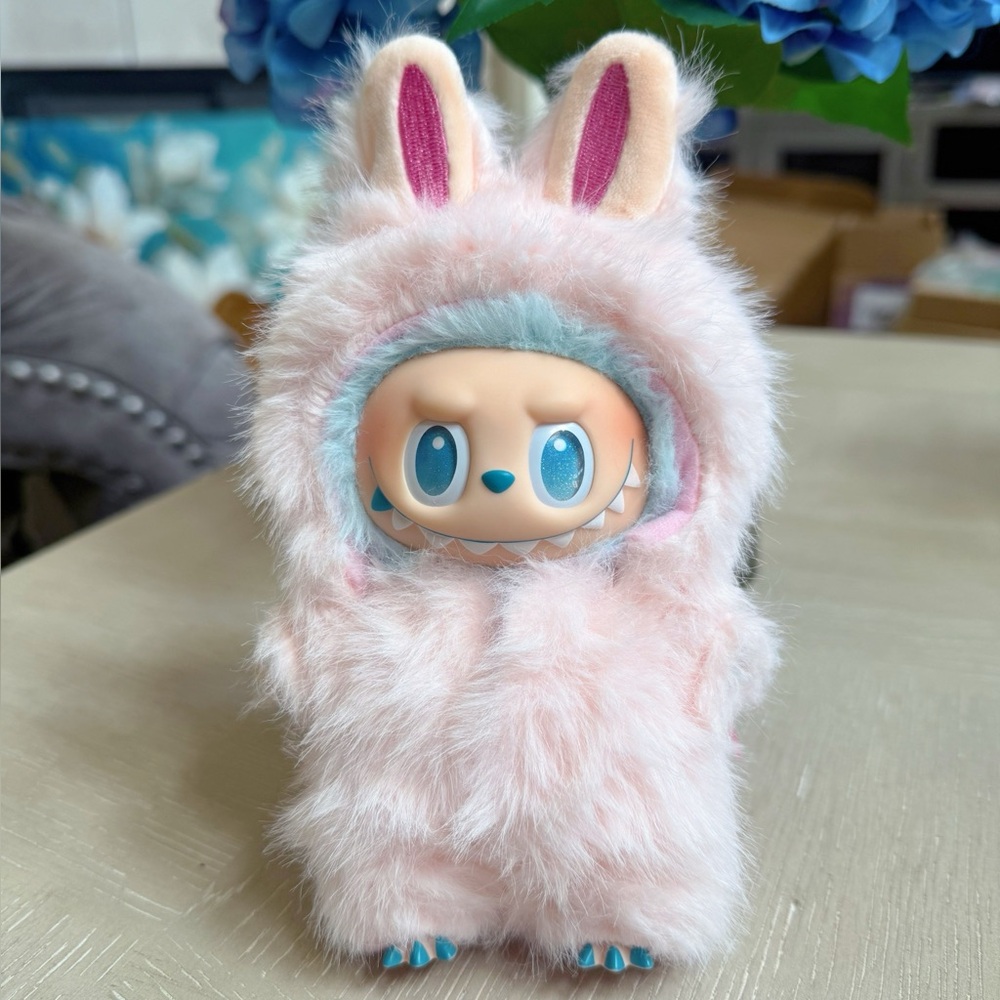 Labubu outfit - Pink fluffy dragon